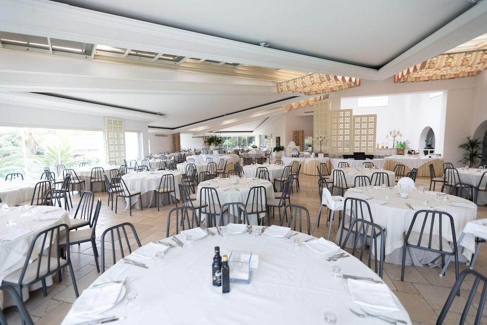 Ostuni A Mare Hotel Екстериор снимка