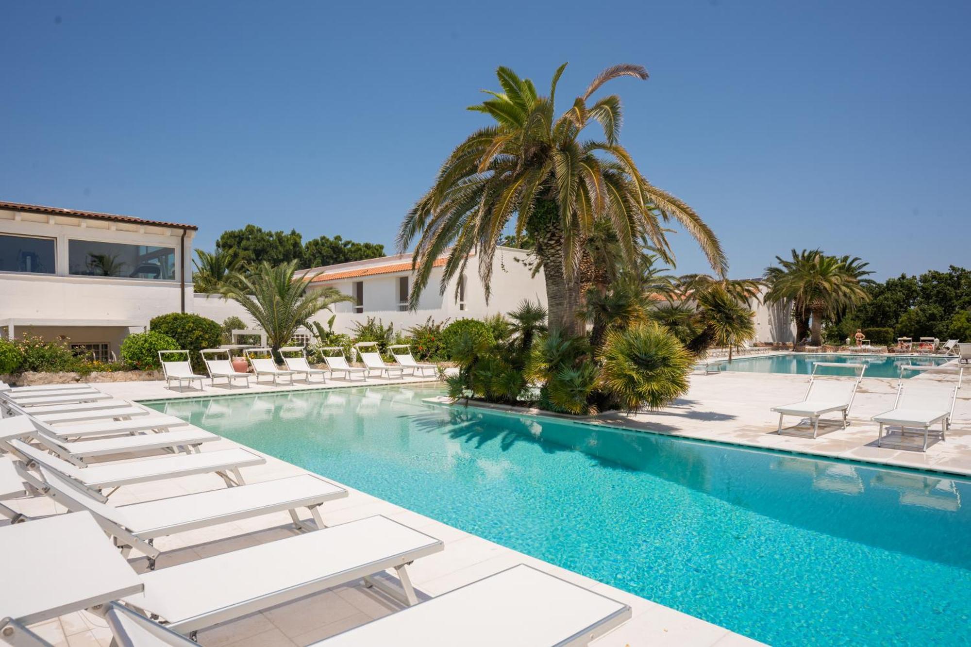 Ostuni A Mare Hotel Екстериор снимка